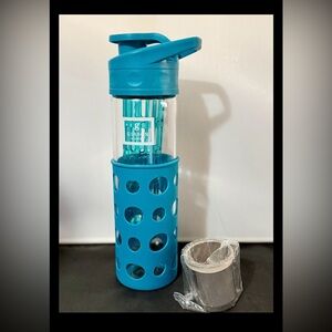 Gibson Home Fruit Infuser Tea Strainer Glass Water Bottle W/Rubber Sleeve Blue
